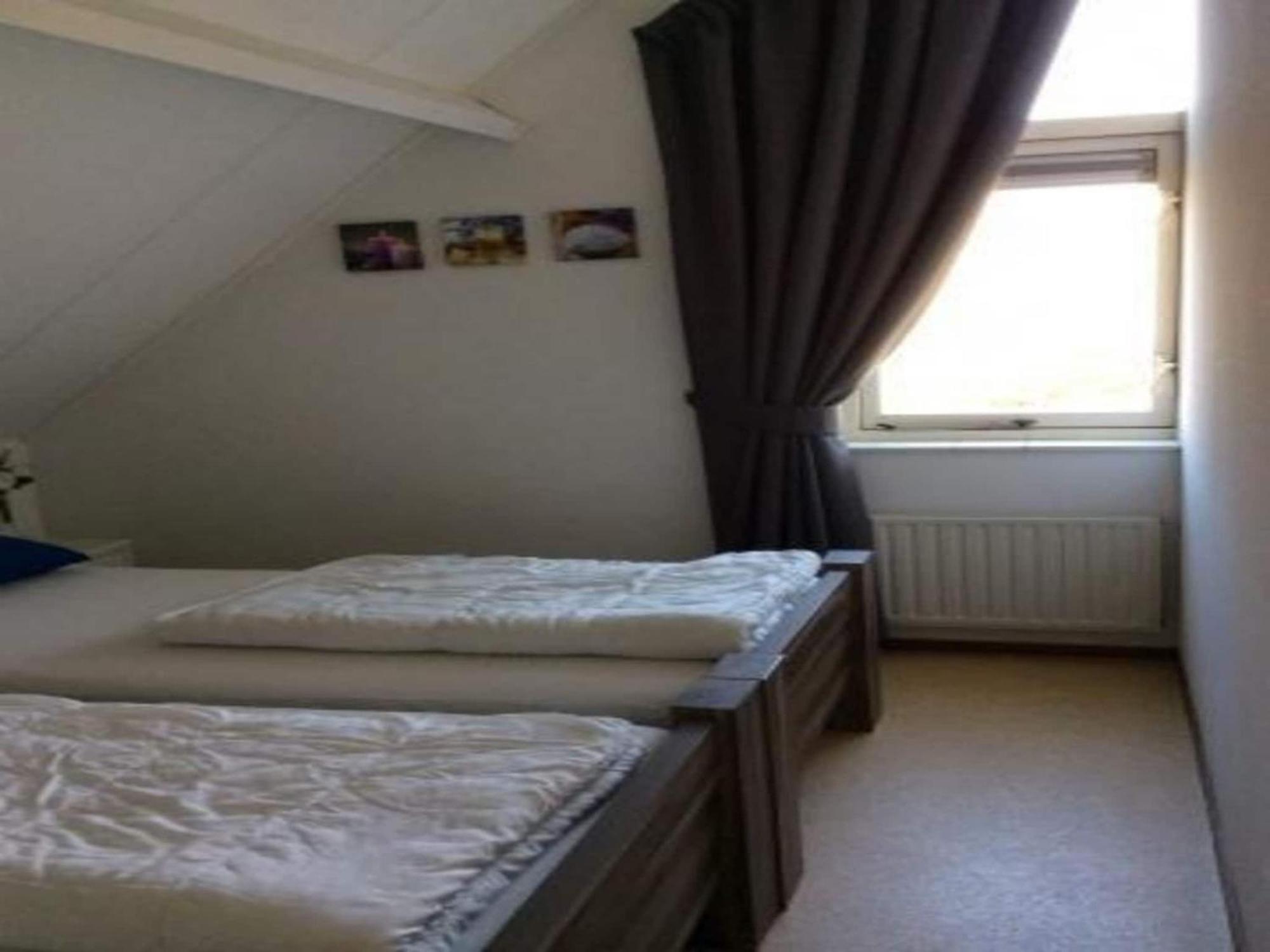 Vakantiehuis Inviting With Garden